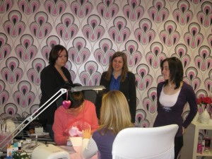 stehend, v.l.n.r.: Jenny Baust, Claudia Felden, Natascha Bacher sitzend: Wally Schmidt