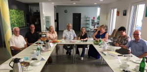 Dritte von links: Claudia Felden