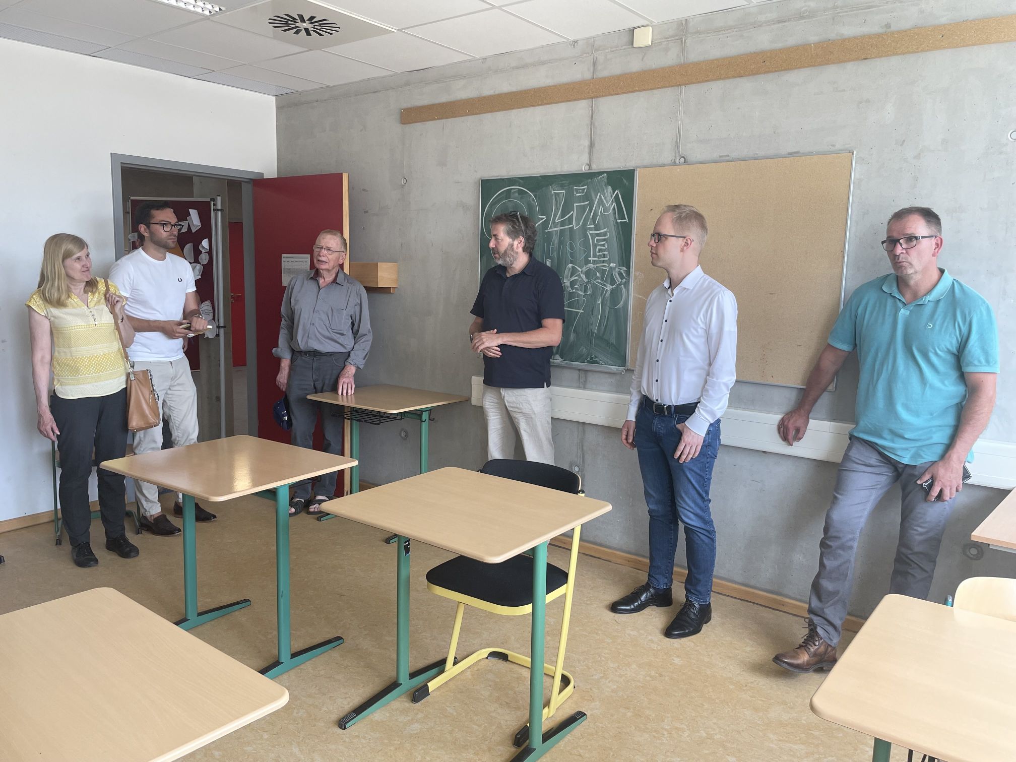 Voller Einsatz für individuelle Bildung beim Stift Sunnisheim
Dr. Jens Brandenburg und FDP-Fraktion des Kreistages zu Gast bei der Sinsheimer Jugendeinrichtung 